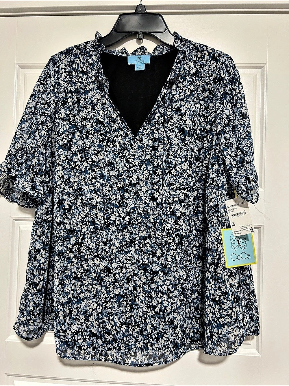 NWT CeCe Lined Floral Ruffle Split Neck Blouse Blue & White 1X